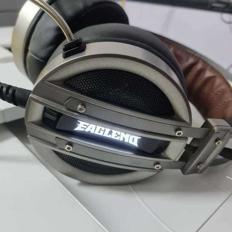 Large excellent quality PS4/PC gaming/music headset. USB. Basically new. Used once for testing