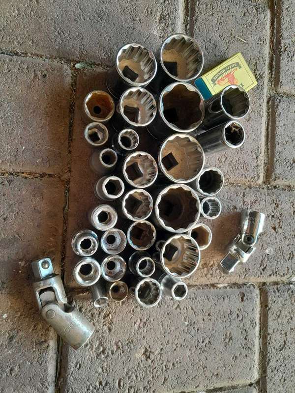 32 Pieces Sockets. Various brands.