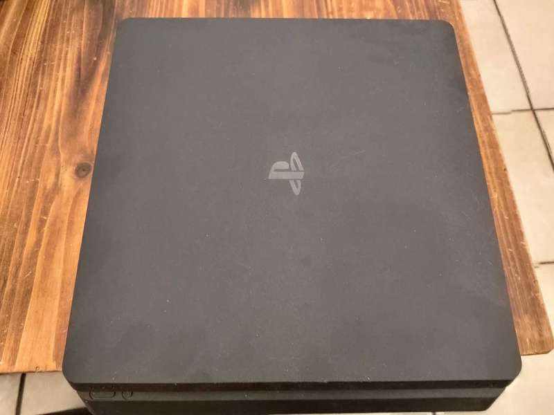 Playstation 4 with 2 controllers