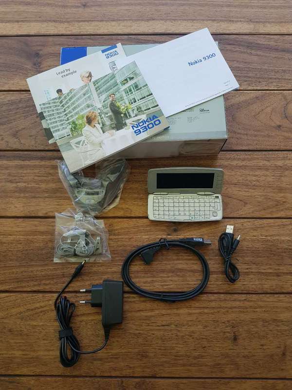 Nokia 9300 retro tech