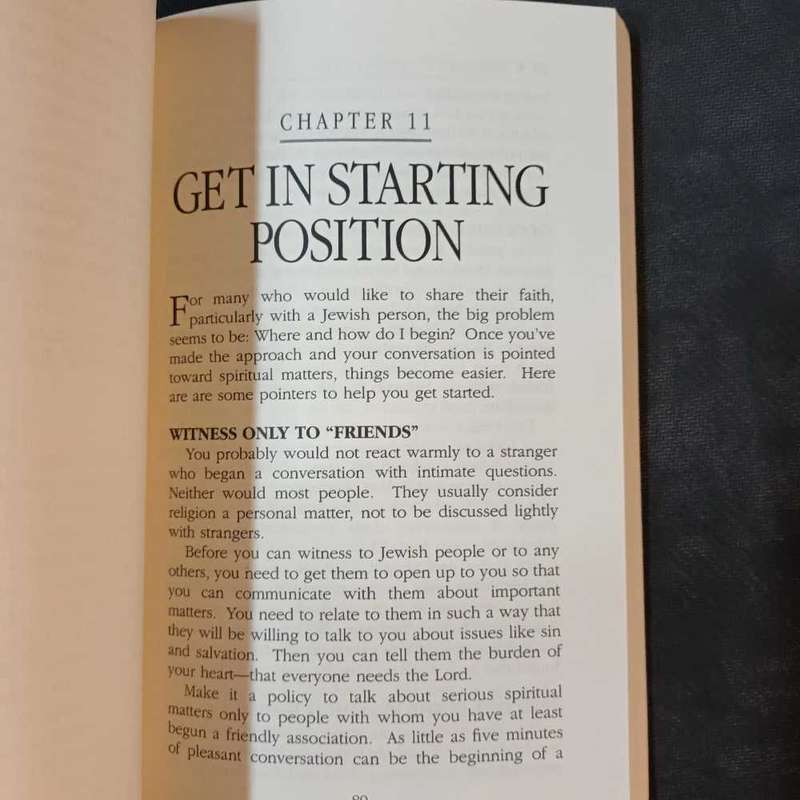 Witnessing to Jews. Practical ways to relate the love of Jesus. Moishe and Ceil Rosen