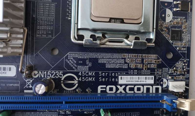 Foxconn N15235 45CMX Motherboard Socket LGA115XDBP 3520 with 2x 1GB DDR2 Ram