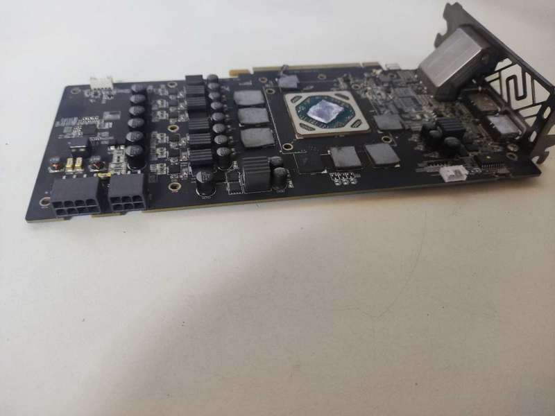 Sapphire Nitro + RX580 8GB Graphics Card**For parts or repair**