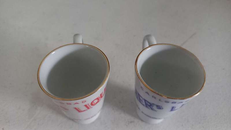 Vintage Carlsbad Becher's small red and blue Liqueur cups glasses