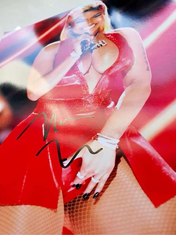 AUTHENTIC AUTOGRAPH BY NICKI MINAJ - WITHOUT COA