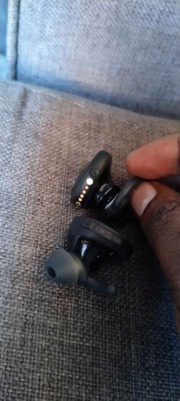 Bose SoundSport Free Wireless Earphones  Black