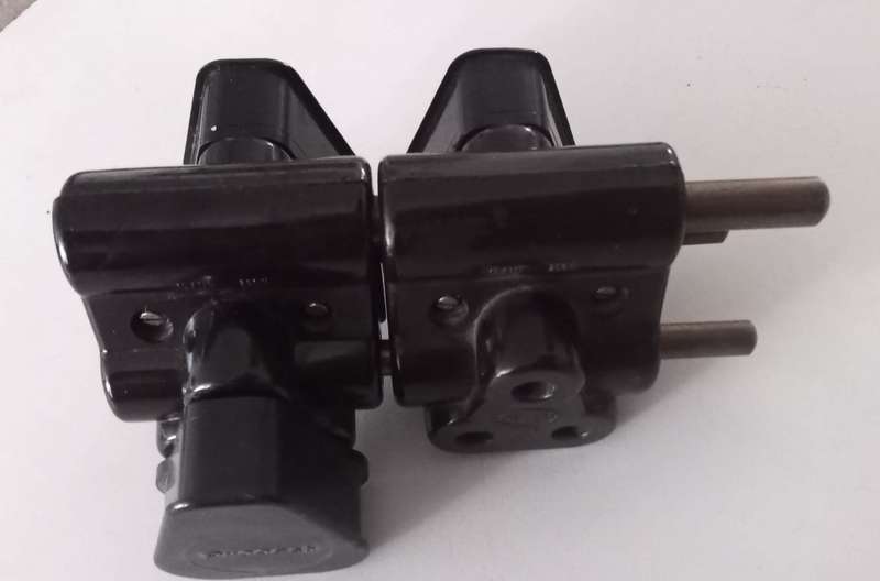 VINTAGE ADAPTER PLUGS