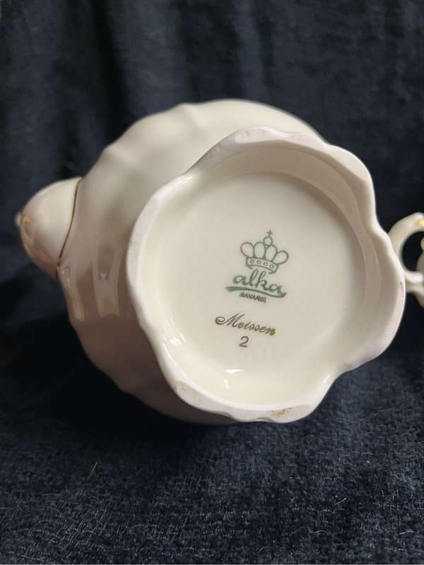 MEISSEN ALKA BAVARIAN TEA SET, CHILD'S MINIATURE SET