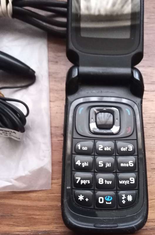 Vintage Nokia 6085 Cell Phone.