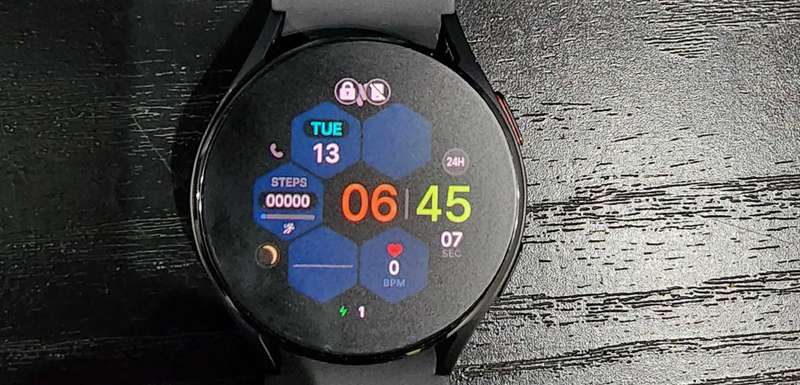 Samsung Watch 5 40MM Bluetooth Varient[Battery Doesn't Seem To Last Long/But Last Couple Hours]
