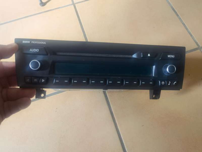 Bmw x1 radio