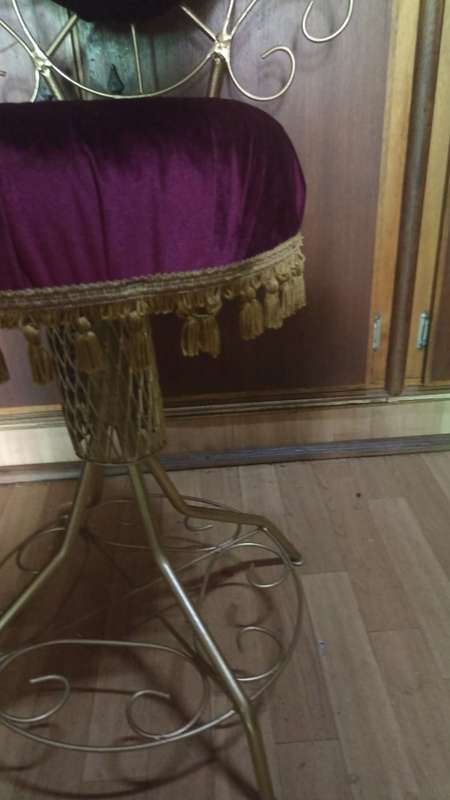 1950 Boudoir chair renovated
