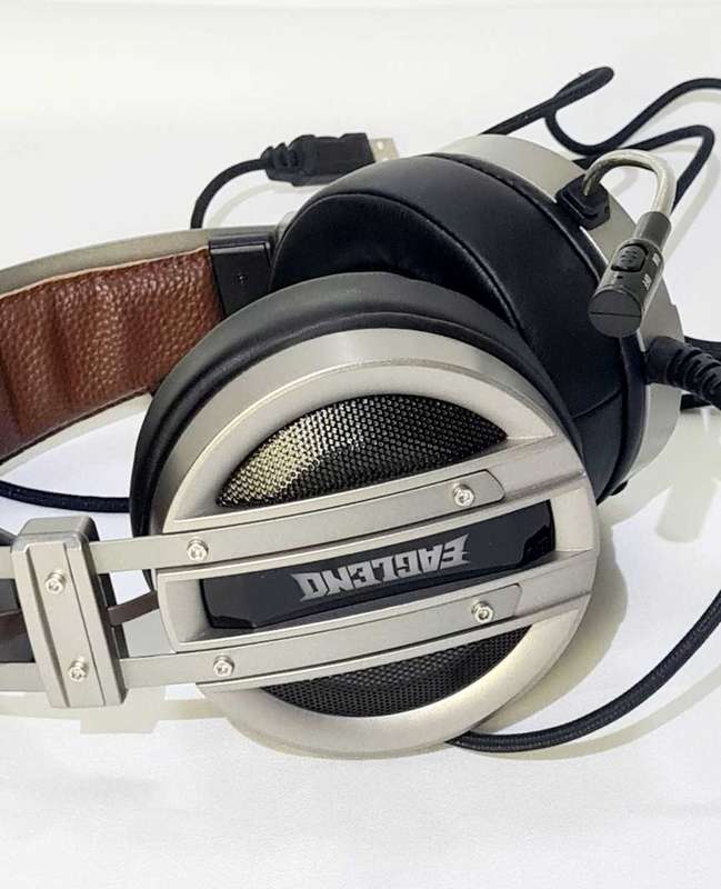 Large excellent quality PS4/PC gaming/music headset. USB. Basically new. Used once for testing