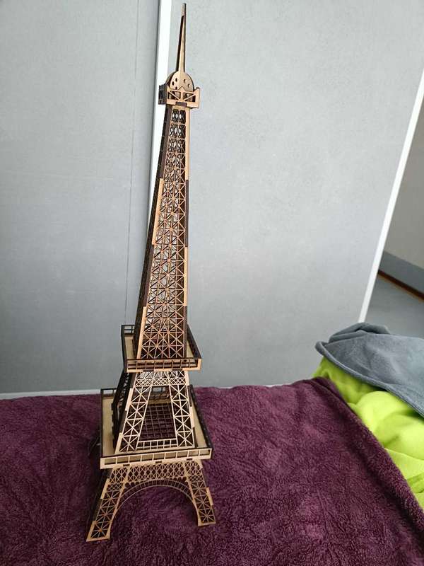 Eiffel tower 3D Model to build