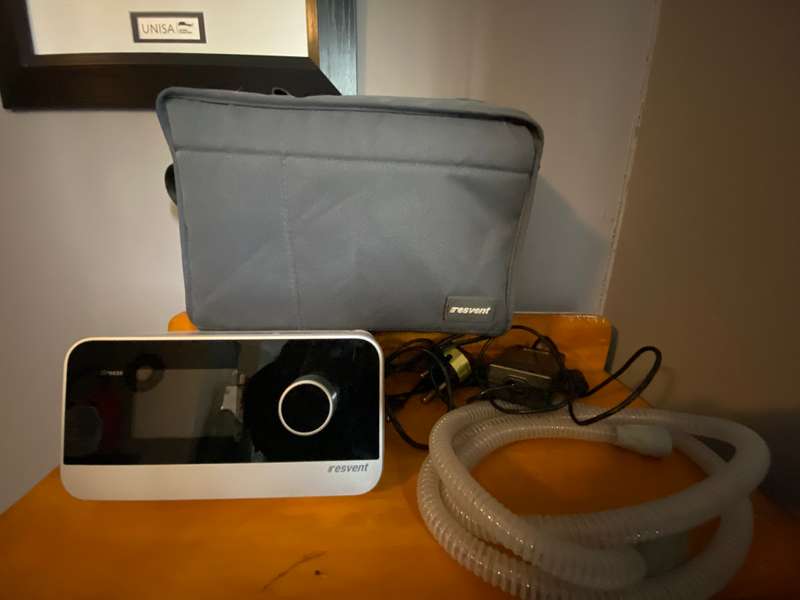 USED RESVENT IBREEZE CPAP MACHINE IN MINT CONDITION