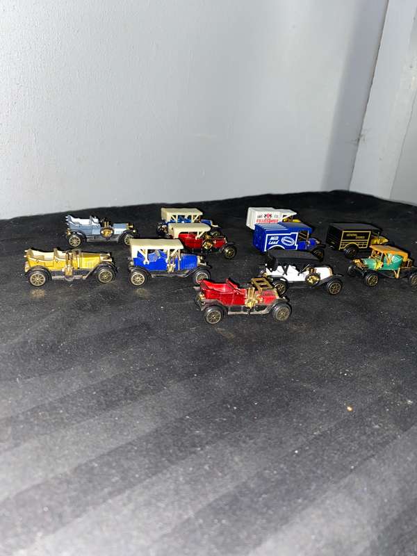 11 Set of cars to collect