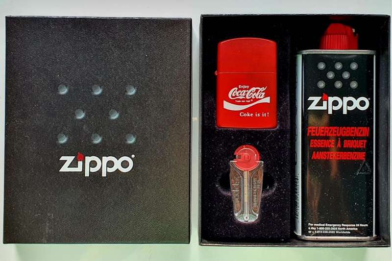 ORIGINAL ZIPPO COCA-COLA LIGHTER + FLINTS & PETROLEUM CAN IN BOX - RARE RARE RARE