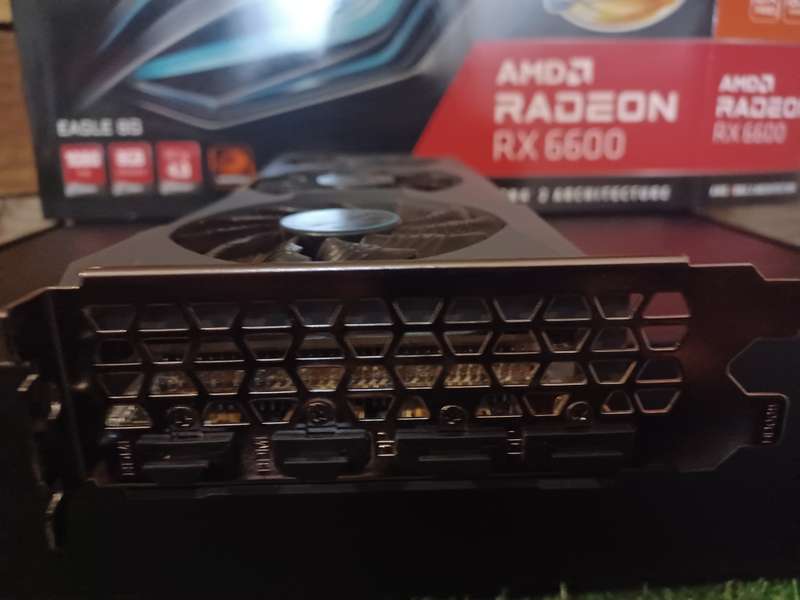 AMD RADEON RX 6600GIGABYTE EAGLE8GB
