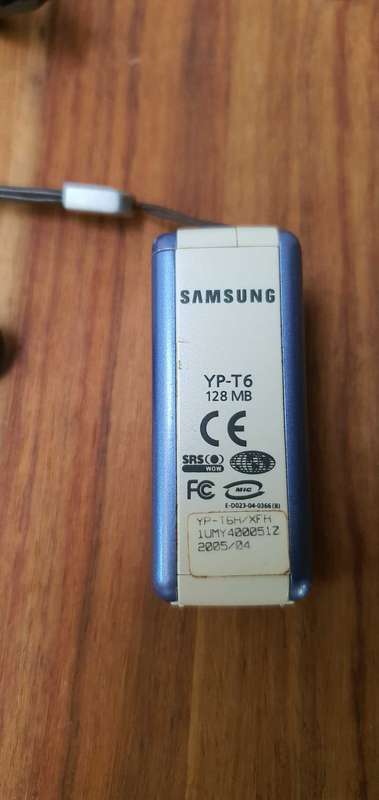 Super Rare Samsung MP3 player from 2005 in 100% working condition