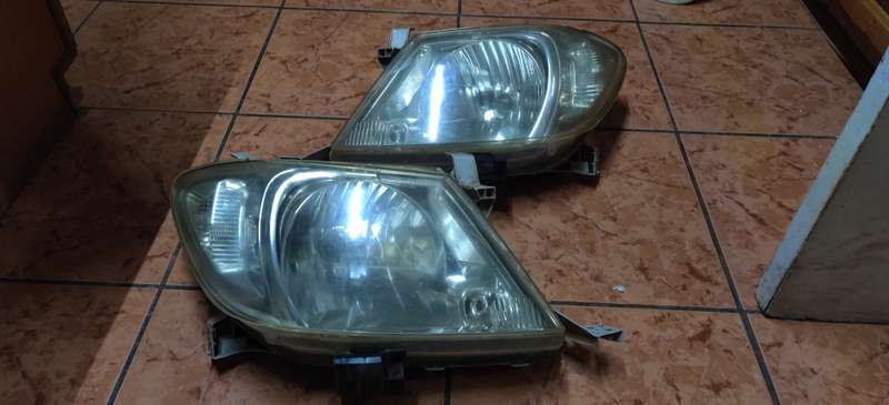 Toyota Hilux D4D 09-11 Original Headlights