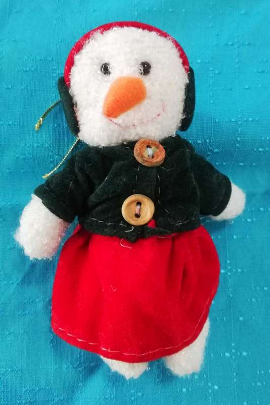 Little Snow Girl looking for a Christmas tree! Movable Limbs. 12cm.