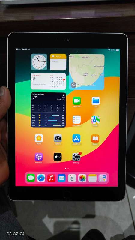 ipad 9.7` (6th Gen) 128GB WiFi only Space Gray (Pre Owned)