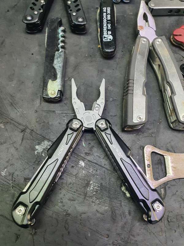 Assorted multitools,pockets knifes