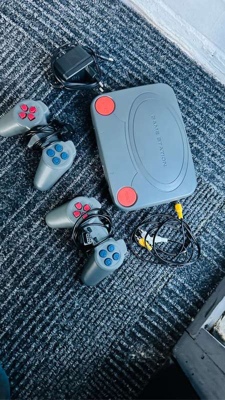 Classic 8-Bit TV Game Station