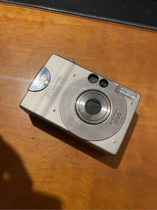 Canon Ixus