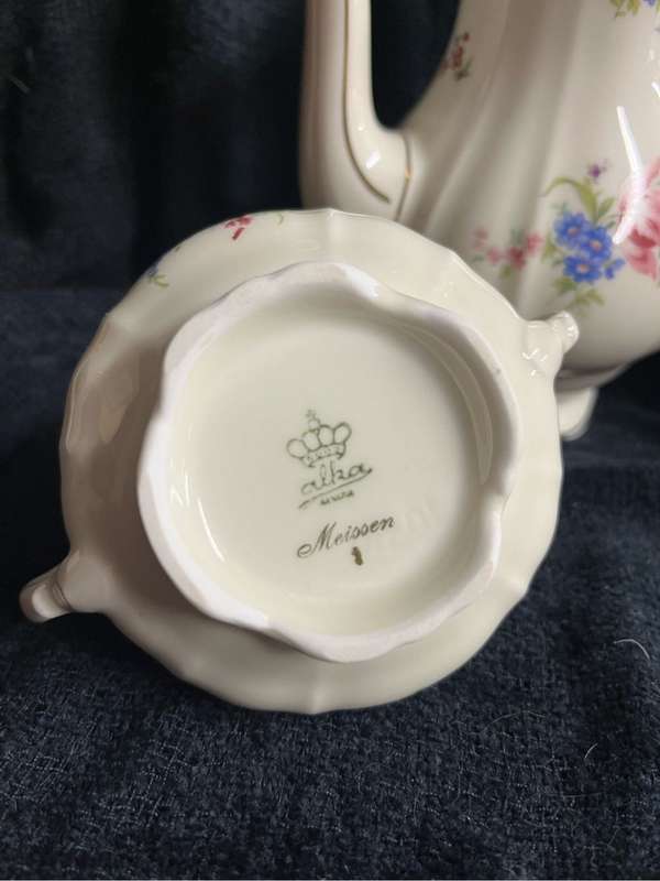 MEISSEN ALKA BAVARIAN TEA SET, CHILD'S MINIATURE SET