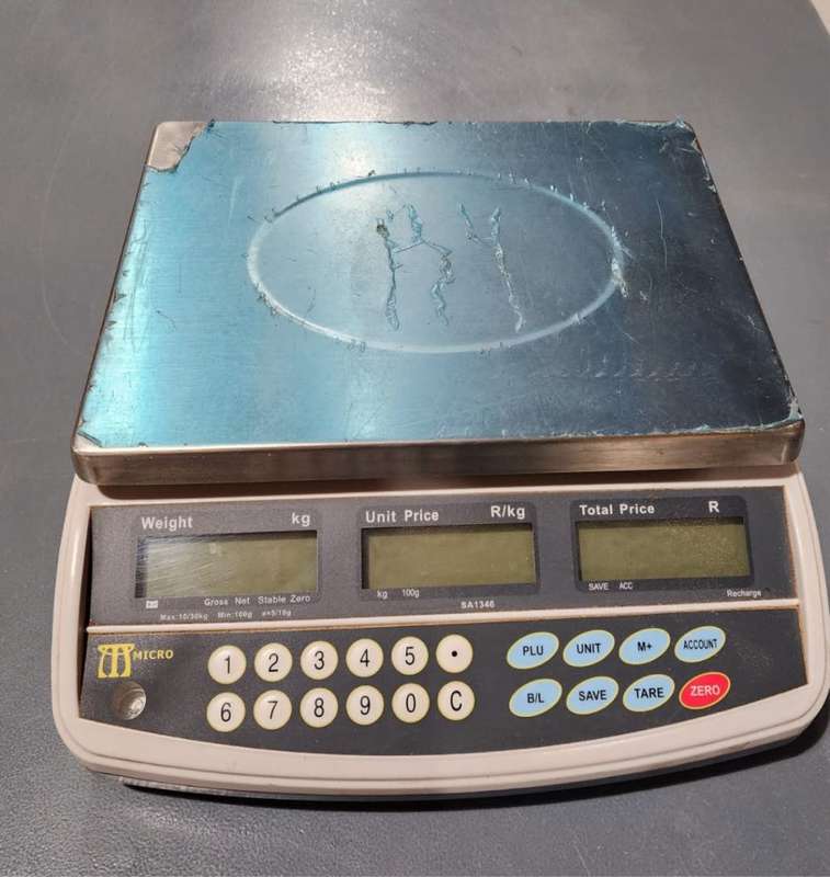 MICRO Model QHD 30 (Counting Scale)