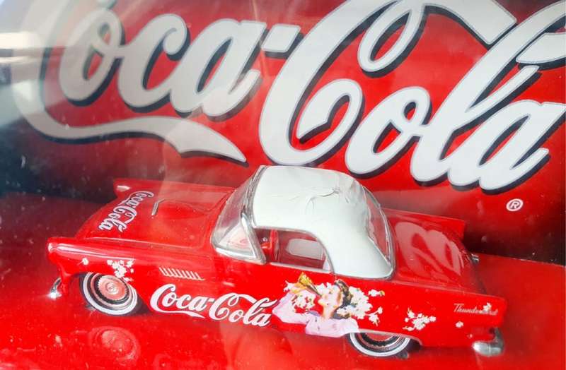 VINTAGE - 1999 MATCHBOX COLLECTIBLES - 1995 FORD THUNDERBIRD - TRADITIONAL SCALE