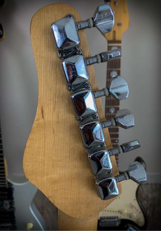 Behringer Electric Guitar and Santa Fe Amp Combo