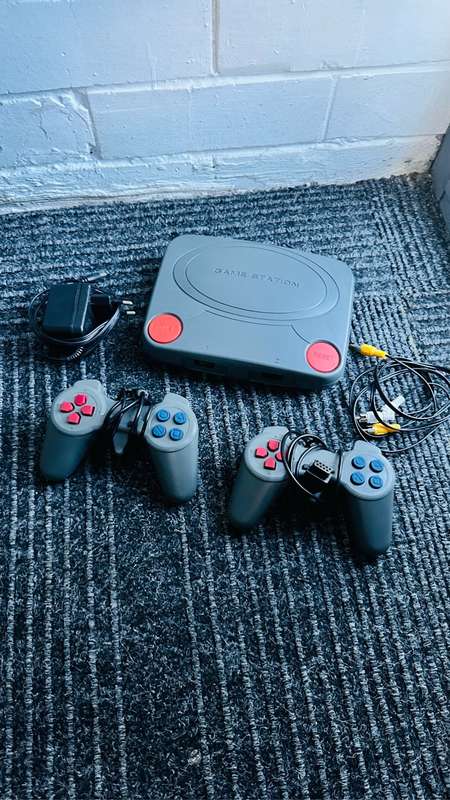 Classic 8-Bit TV Game Station