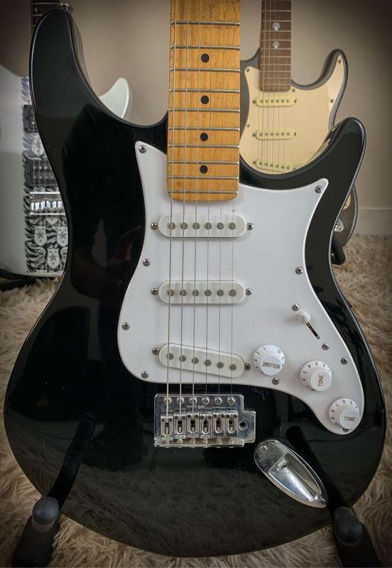 Behringer Electric Guitar and Santa Fe Amp Combo