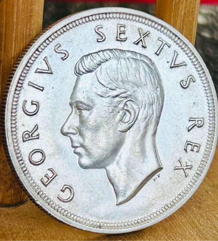 S A UNION SILVER 5 SHILLINGS 1948 VERY GOOD CONDITION CROWN SILVER 80% ERROR DOUBLING SEE COMMENTS