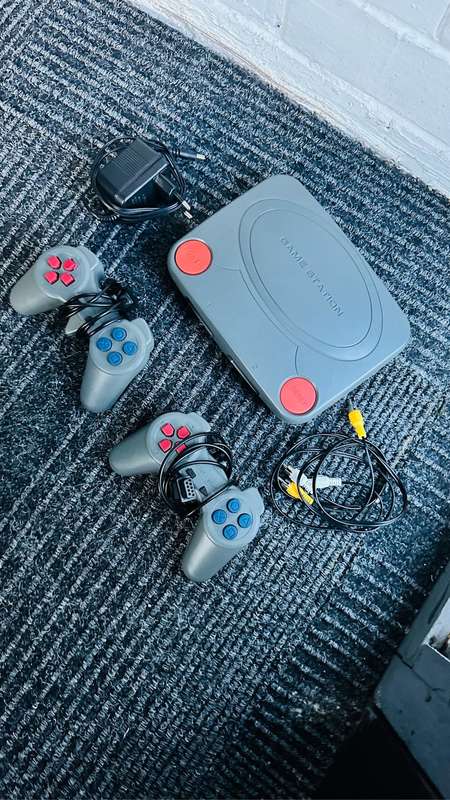 Classic 8-Bit TV Game Station