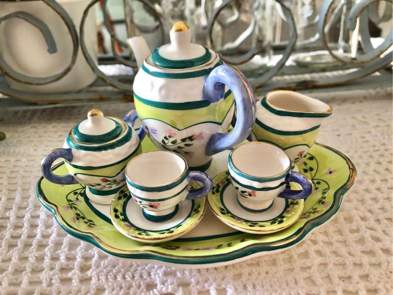 Miniature teaset