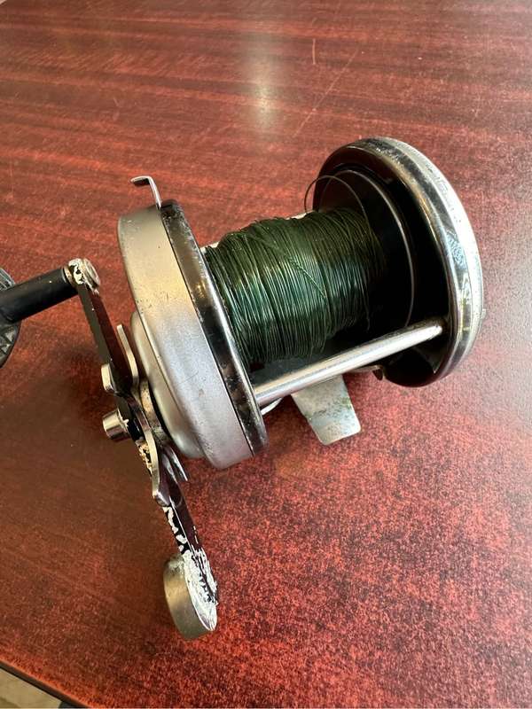 Abu Ambasadeur 12 fishing reel