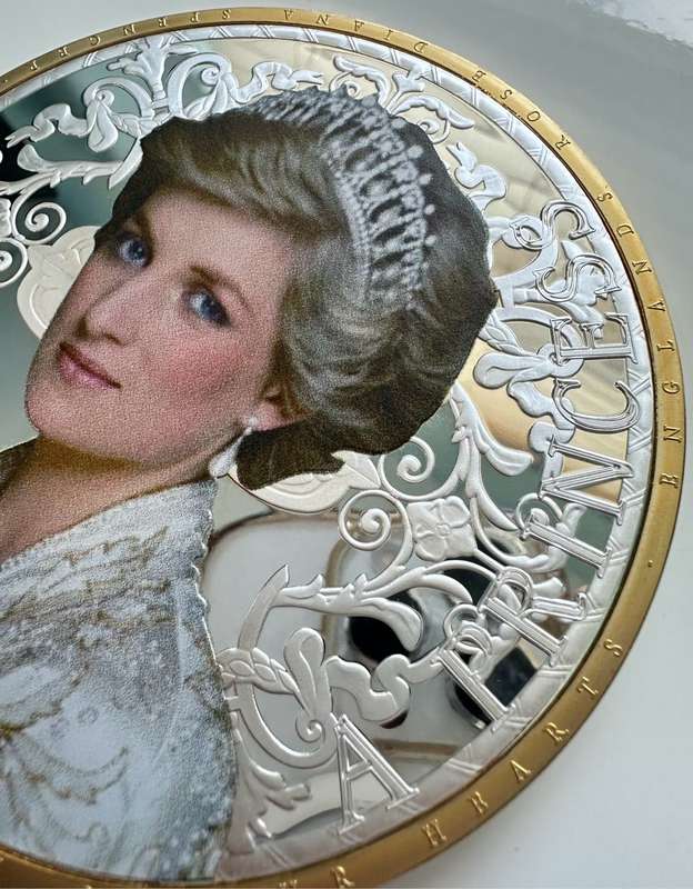 TOP XXXL GIANT 100mm MEDAL - DIANA - A PRINCESS -  SEALED WITH CERTIFICATE