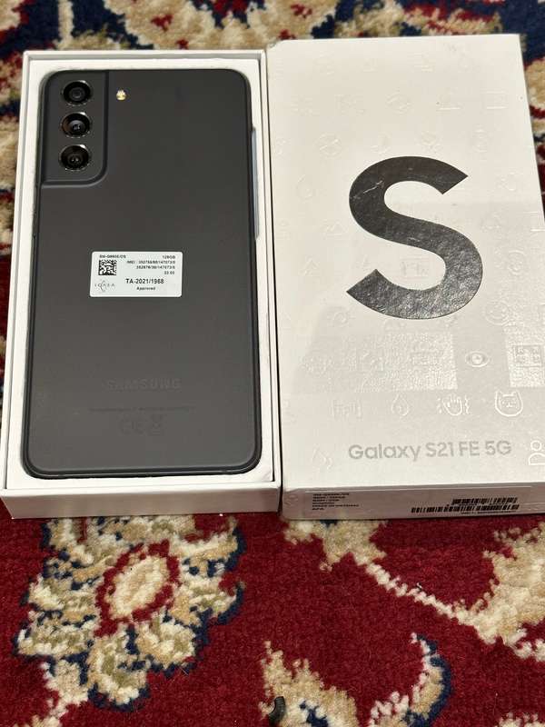 Samsung Galaxy S21FE new Dual Sim (open box )