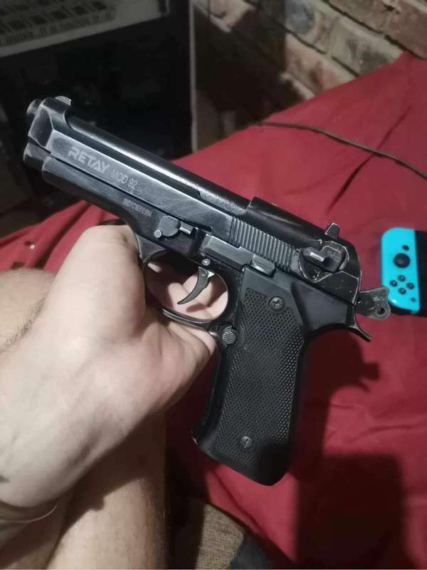 Blank gun
