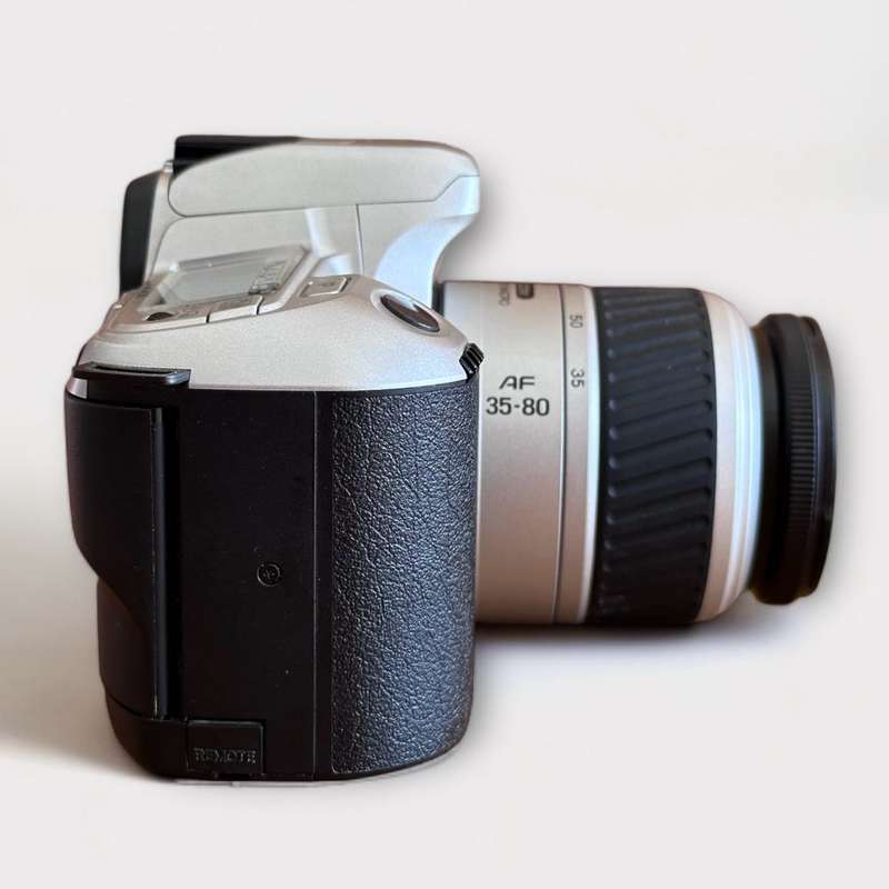 Minolta Dynax 404si 35mm Film Camera