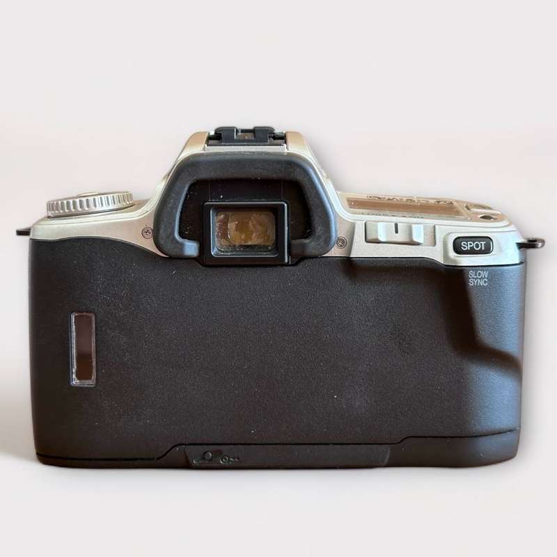 Minolta Dynax 404si 35mm Film Camera