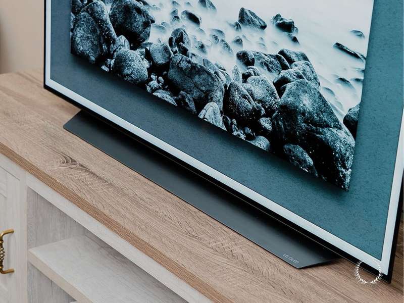 LG OLED 4K/UHD Smart TV C1