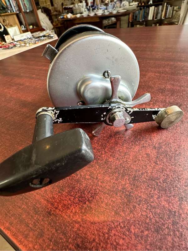 Abu Ambasadeur 12 fishing reel