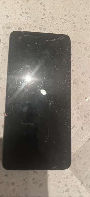 Broken electronics apple & Samsung