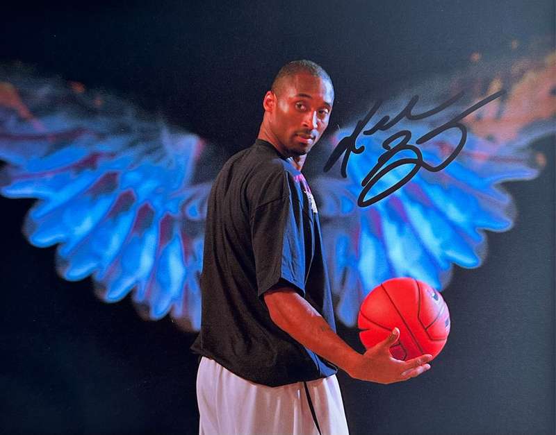 AUTHENTIC AUTOGRAPH BY KOBE BRYANT - WITHOUT COA