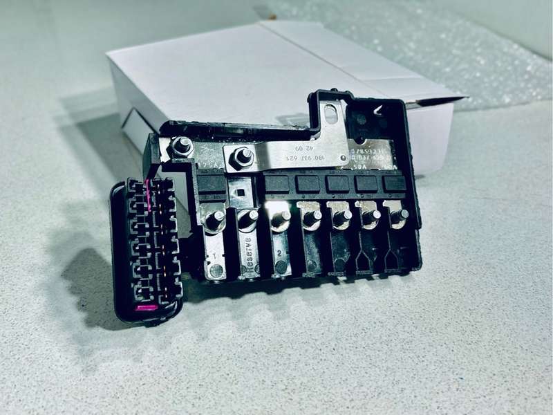 Polo Vivo/9n3/9n Battery Safety Box