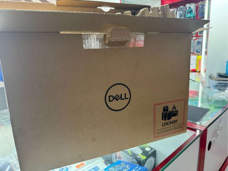 Dell inspiron 15 3520 i5,8gb,512gb SSD
